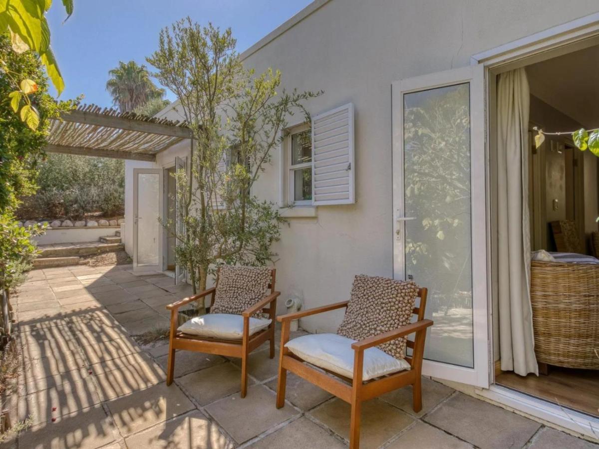Explorer Guesthouse Somerset West Exterior foto